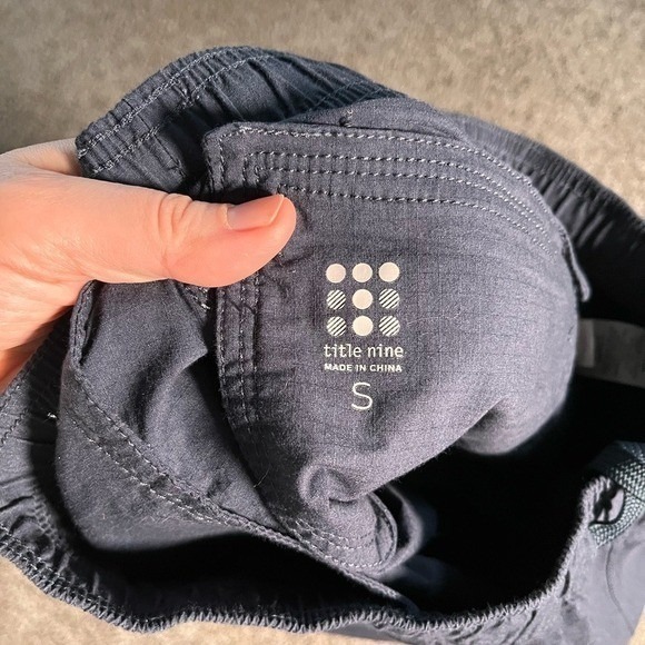 Title Nine Women's Navy Blue Athletic Shorts – Size Small - Picture 4 of 5